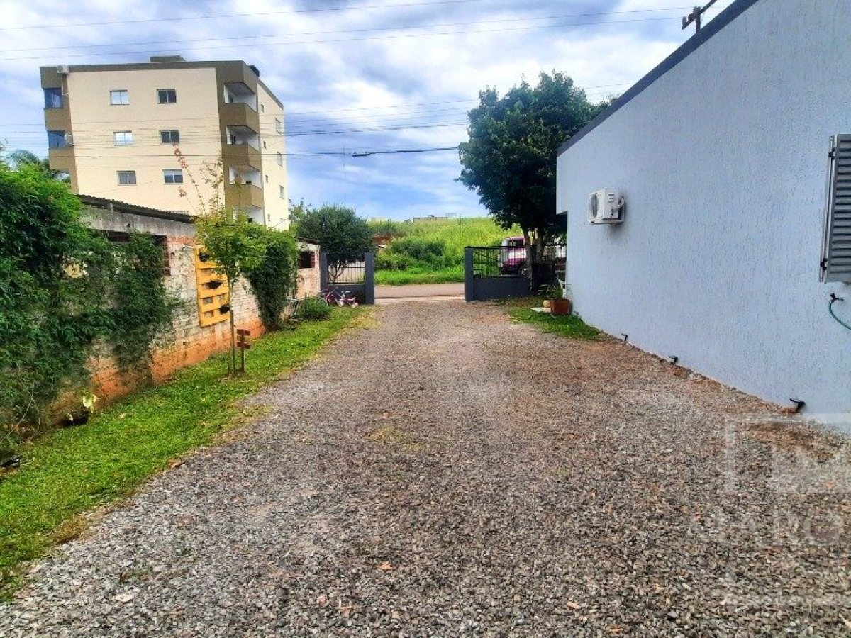 Casa com 198m², 3 dormitórios, Nao suíte, 4 vagas, no bairro Colinas Nova Marau em Marau