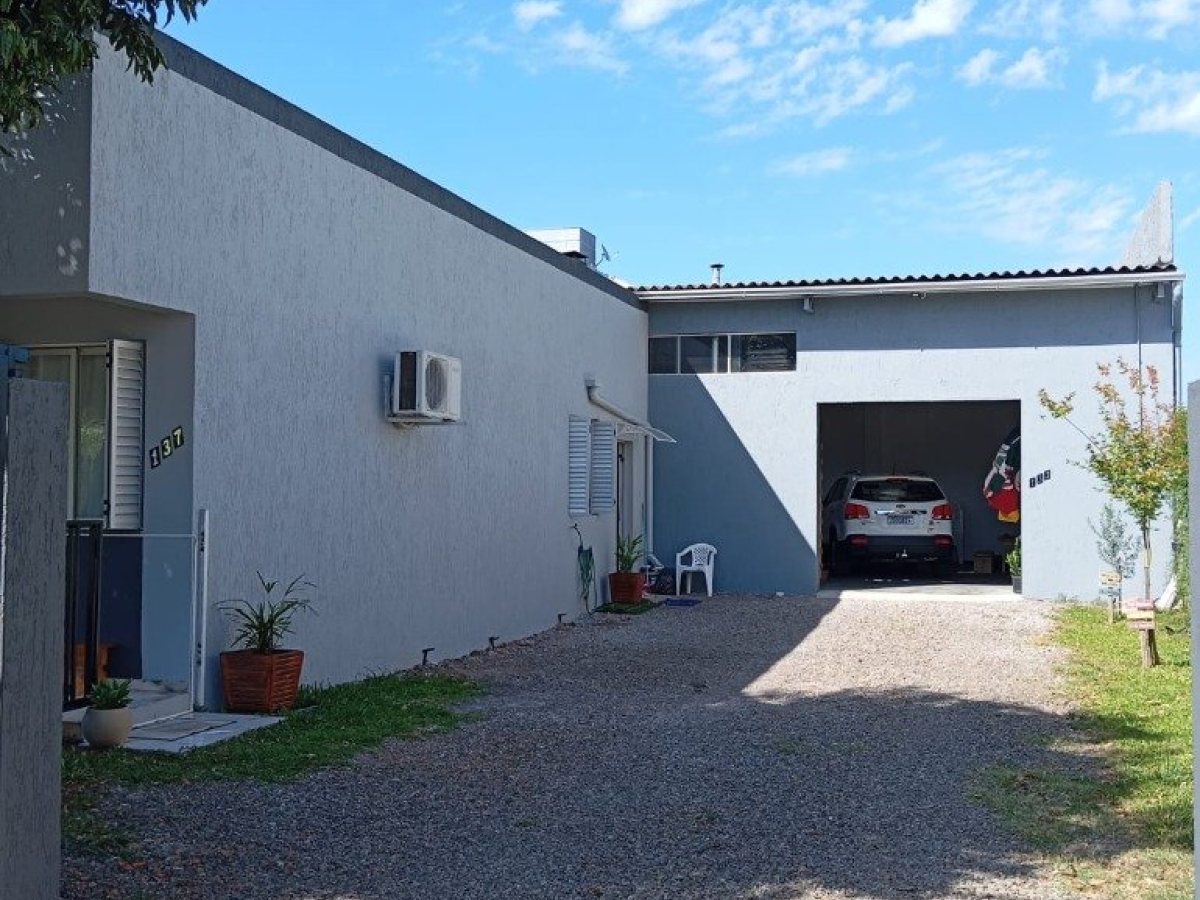 Casa com 198m², 3 dormitórios, Nao suíte, 4 vagas, no bairro Colinas Nova Marau em Marau