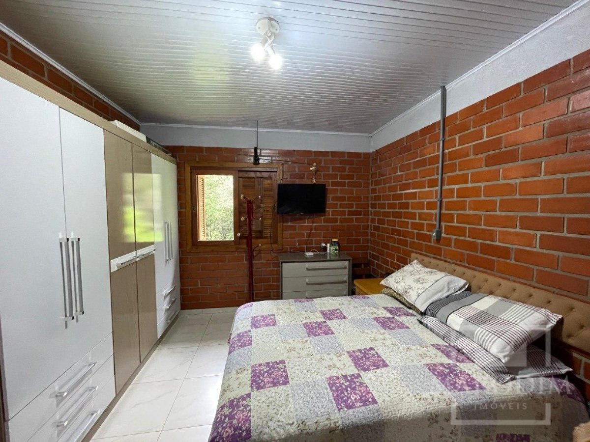 Sítio com 5156m², 3 dormitórios, Sim suíte, no bairro Interior em Marau