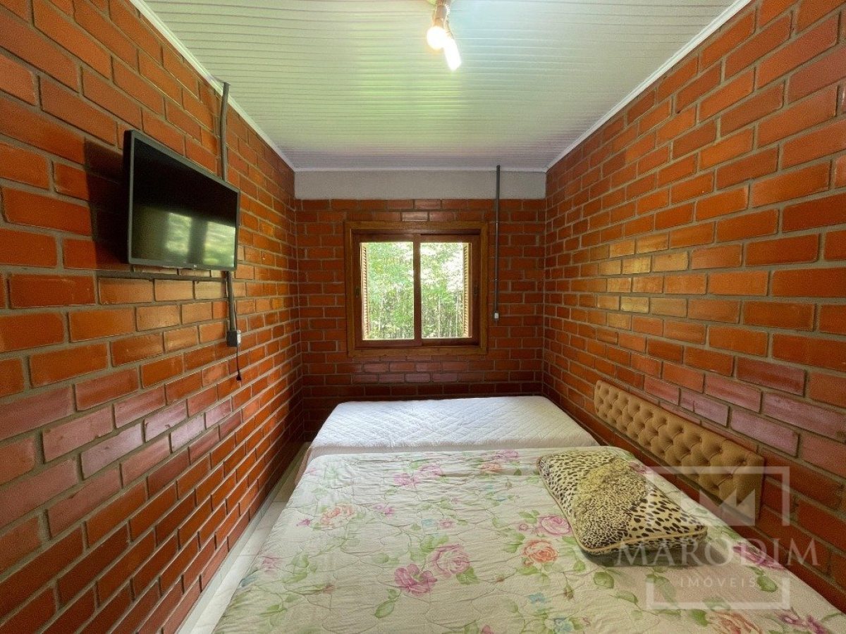 Sítio com 5156m², 3 dormitórios, Sim suíte, no bairro Interior em Marau