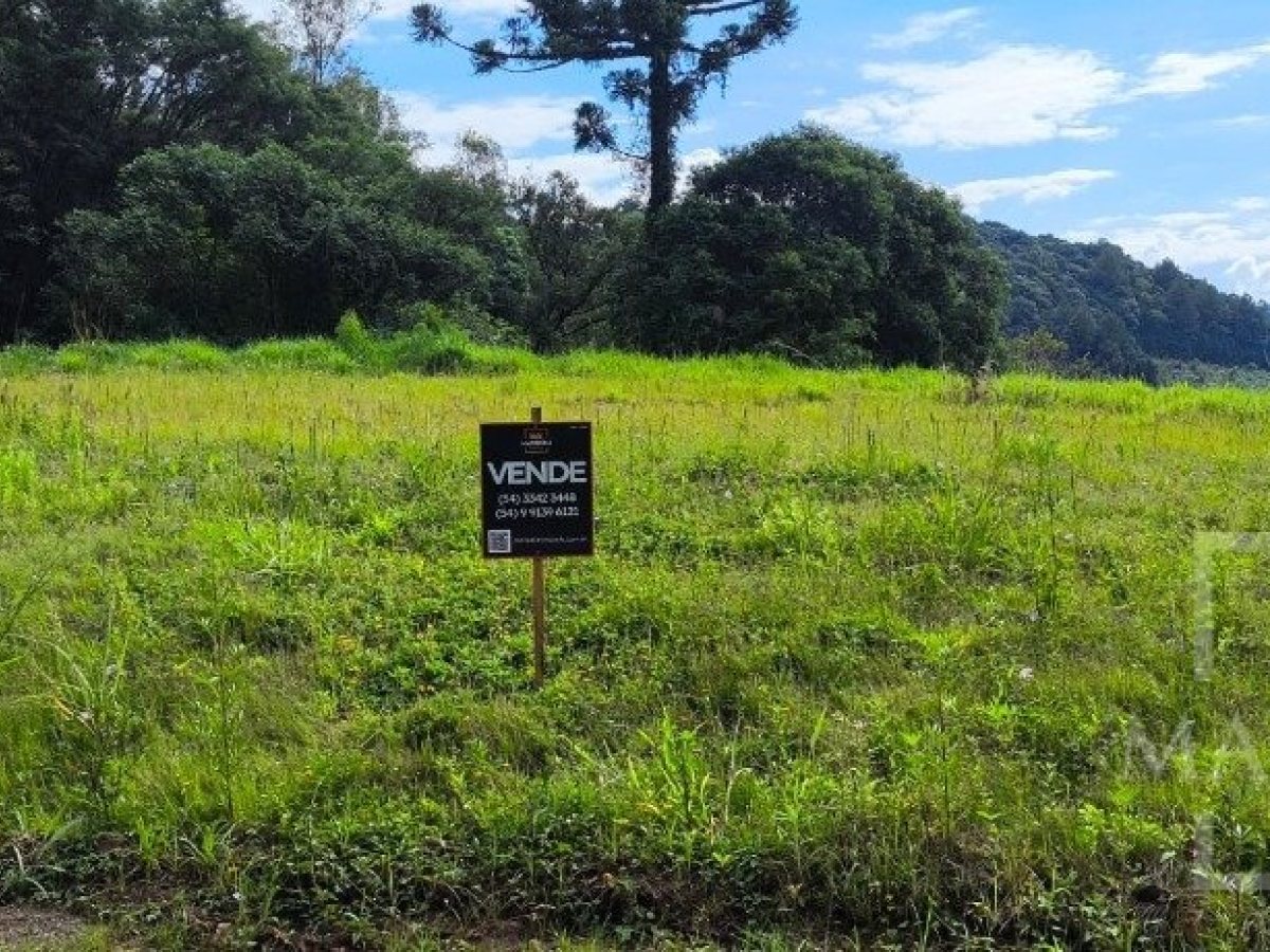 Terreno com 369m², Nao suíte, no bairro Loteamento Scortegagna em Marau