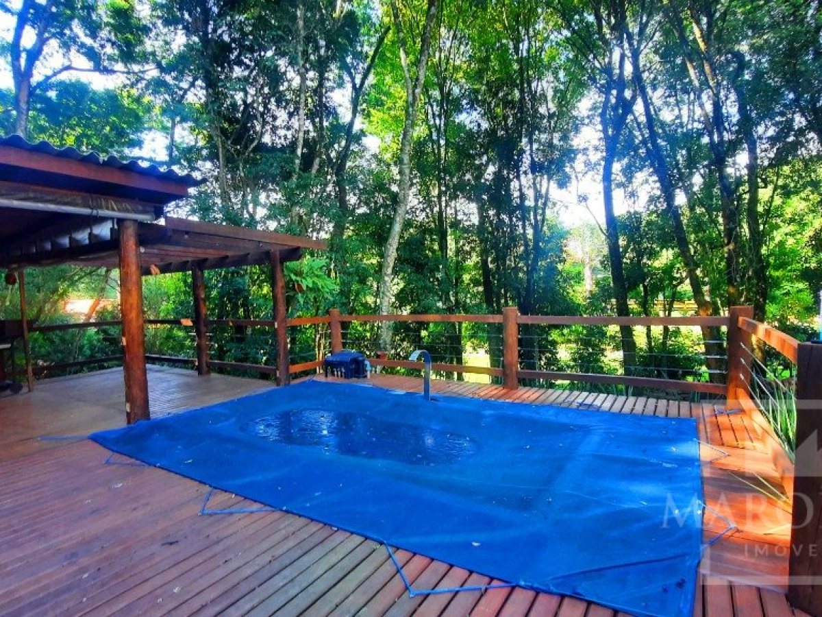 Sítio com 4695m², 2 dormitórios, Nao suíte, no bairro Interior em Marau