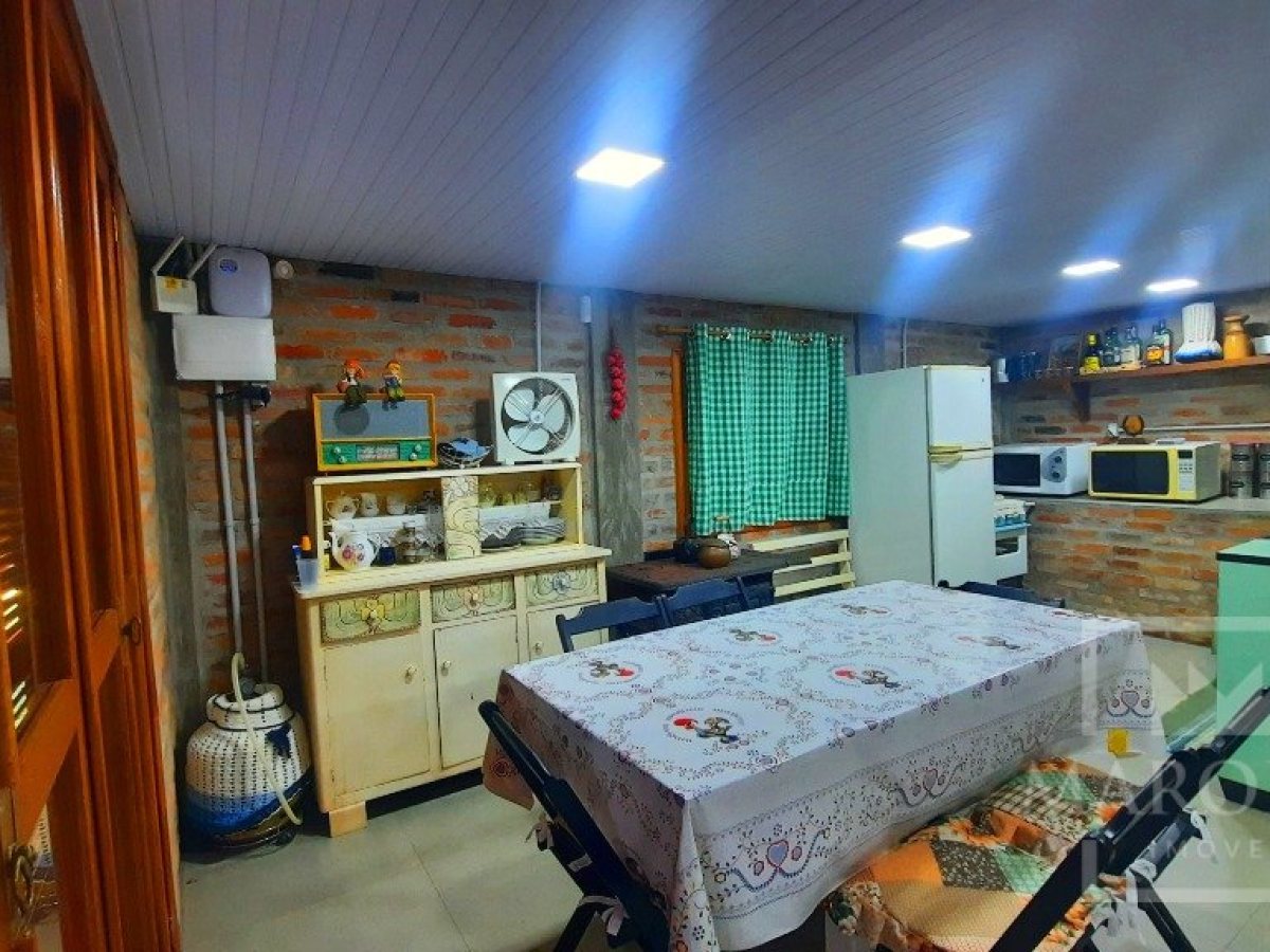 Sítio com 4695m², 2 dormitórios, Nao suíte, no bairro Interior em Marau