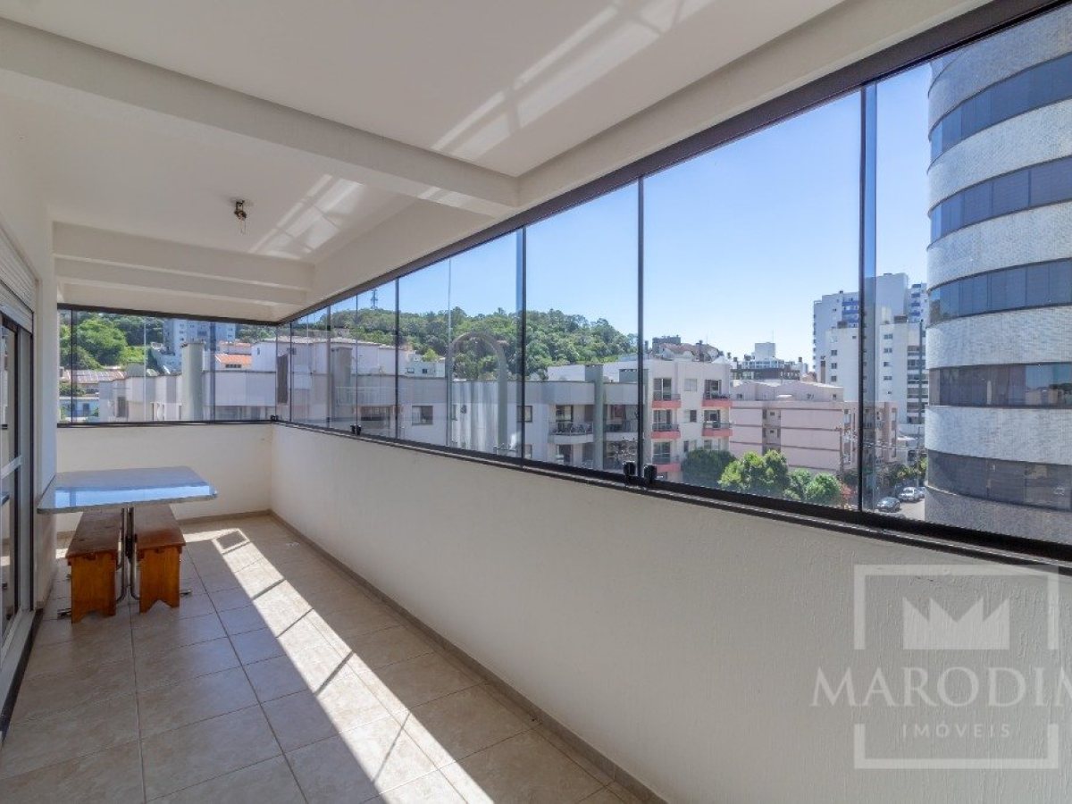 Apartamento com 122m², 3 dormitórios, Sim suíte, 1 vaga, no bairro Centro em Marau