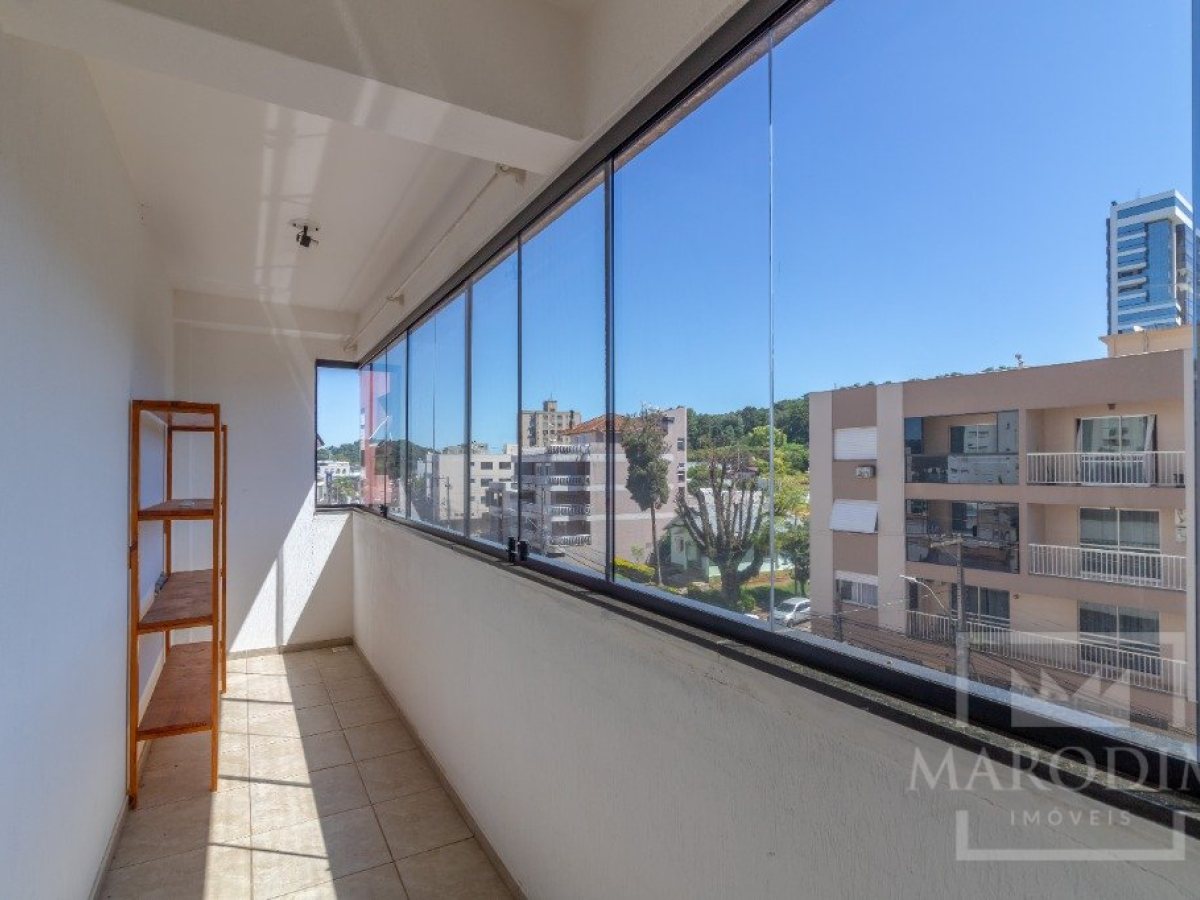 Apartamento com 122m², 3 dormitórios, Sim suíte, 1 vaga, no bairro Centro em Marau