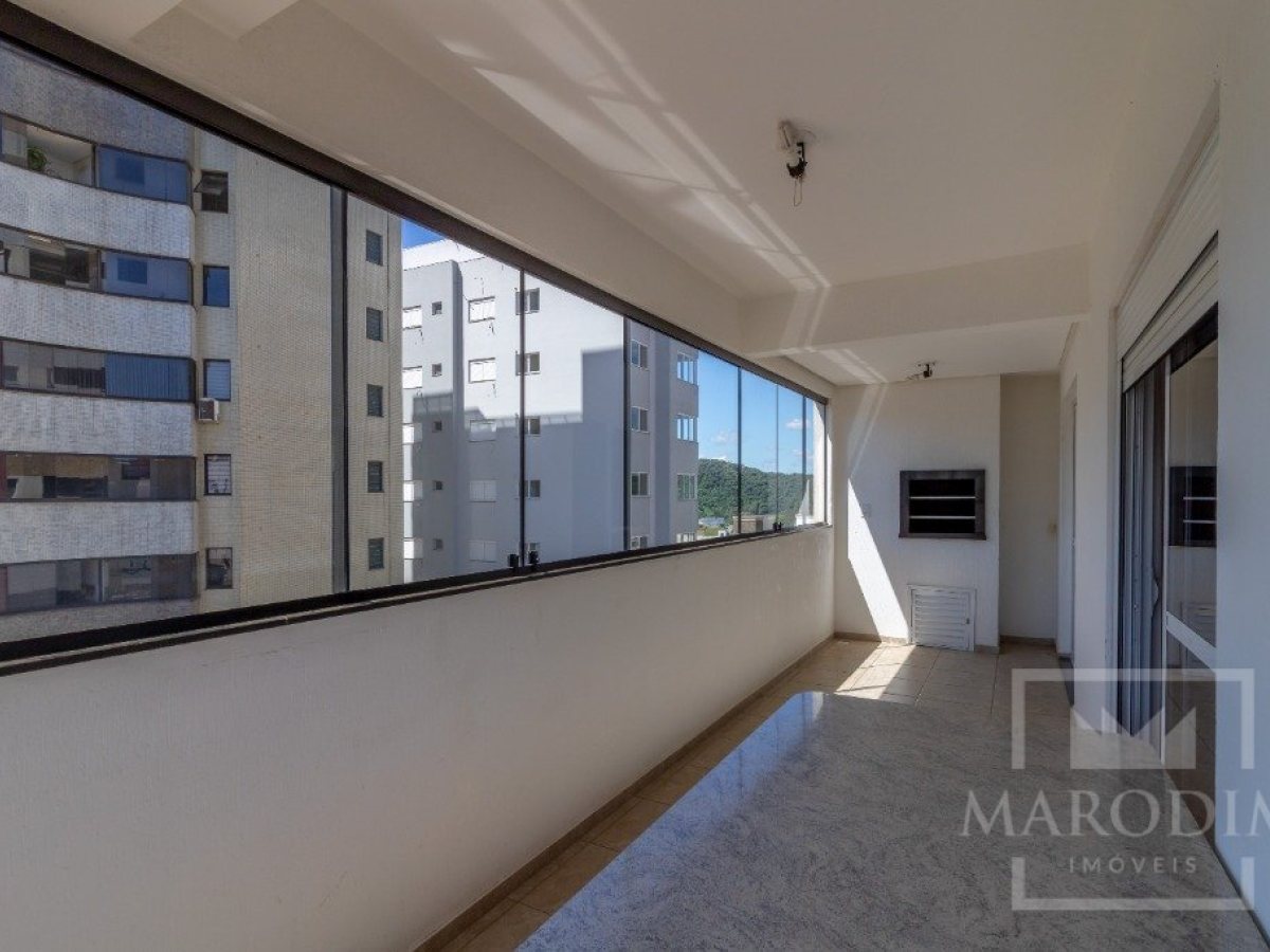Apartamento com 122m², 3 dormitórios, Sim suíte, 1 vaga, no bairro Centro em Marau