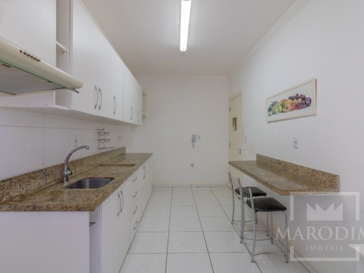 Apartamento com 122m², 3 dormitórios, Sim suíte, 1 vaga, no bairro Centro em Marau