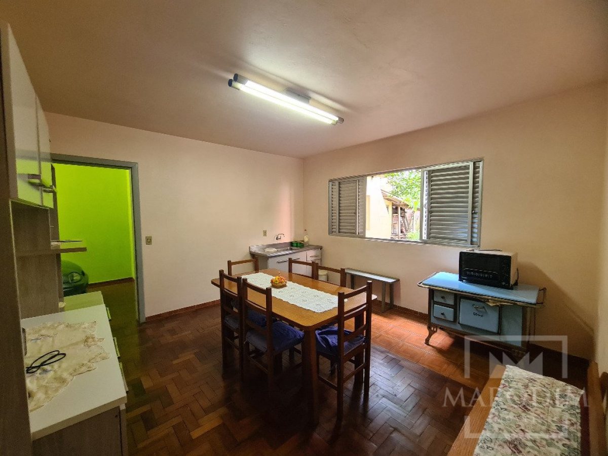Casa com 204m², 4 dormitórios, Nao suíte, 1 vaga, no bairro Bosque em Marau