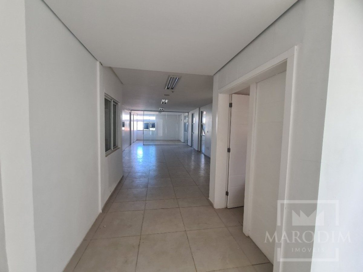 Salas/Conjuntos com 122m², Nao suíte, no bairro Centro em Marau