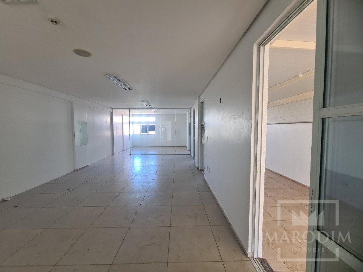 Salas/Conjuntos com 122m², Nao suíte, no bairro Centro em Marau