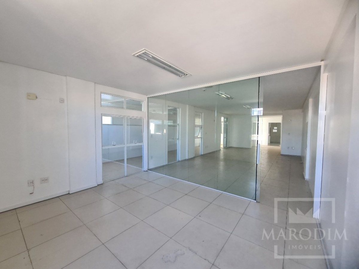 Salas/Conjuntos com 122m², Nao suíte, no bairro Centro em Marau