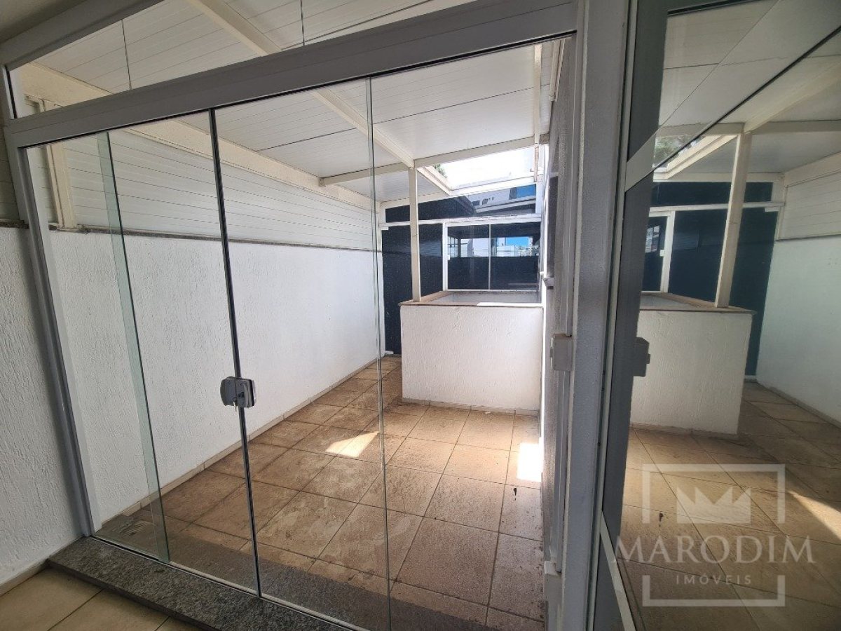 Salas/Conjuntos com 122m², Nao suíte, no bairro Centro em Marau