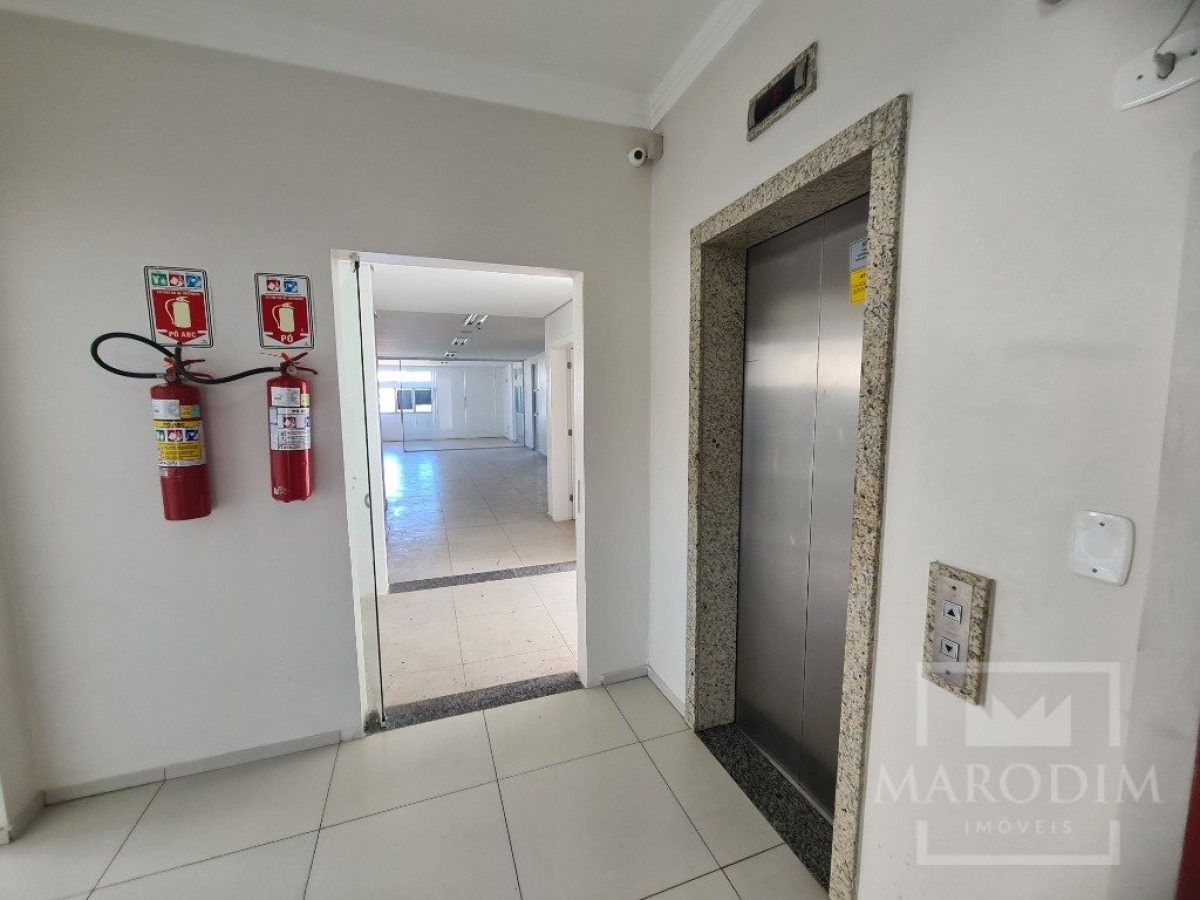 Salas/Conjuntos com 122m², Nao suíte, no bairro Centro em Marau