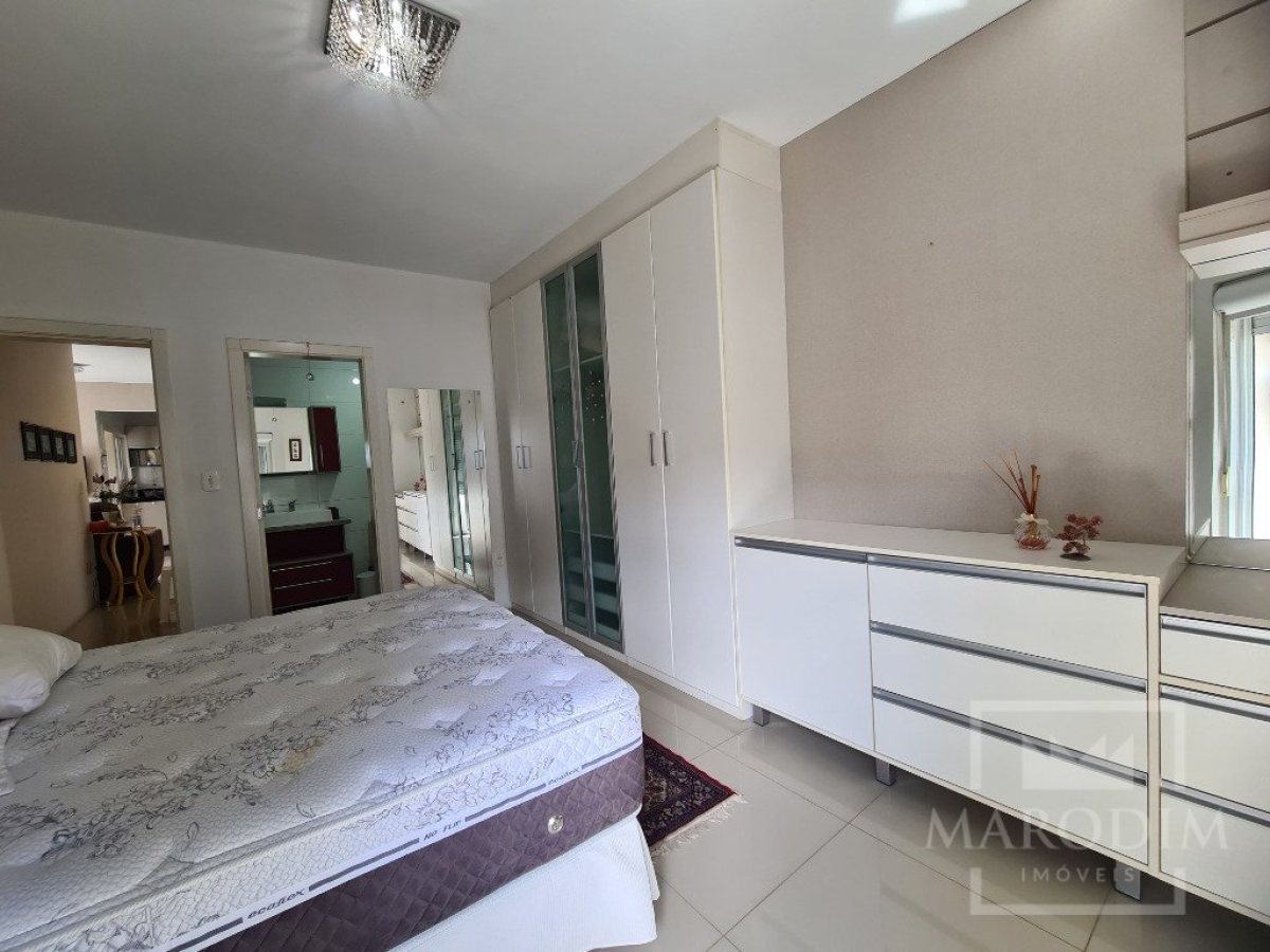 Apartamento com 94m², 3 dormitórios, Nao suíte, 2 vagas, no bairro Centro em Marau