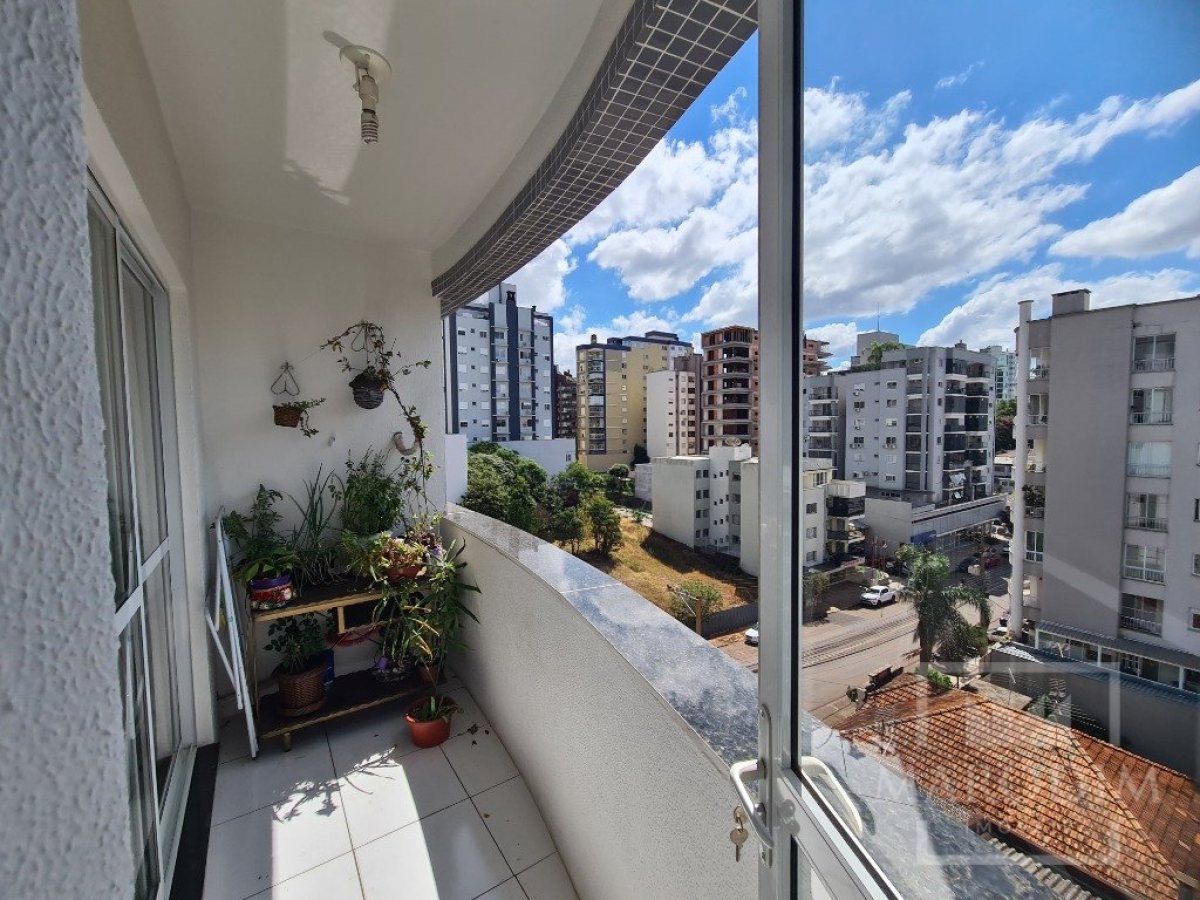 Apartamento com 94m², 3 dormitórios, Nao suíte, 2 vagas, no bairro Centro em Marau