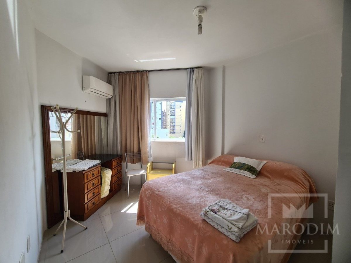 Apartamento com 94m², 3 dormitórios, Nao suíte, 2 vagas, no bairro Centro em Marau