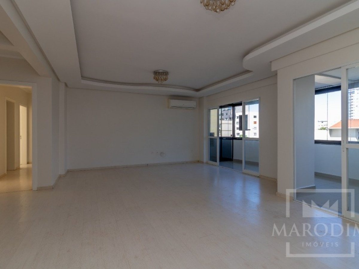 Apartamento com 261m², 3 dormitórios, Sim suíte, 2 vagas, no bairro Centro em Marau