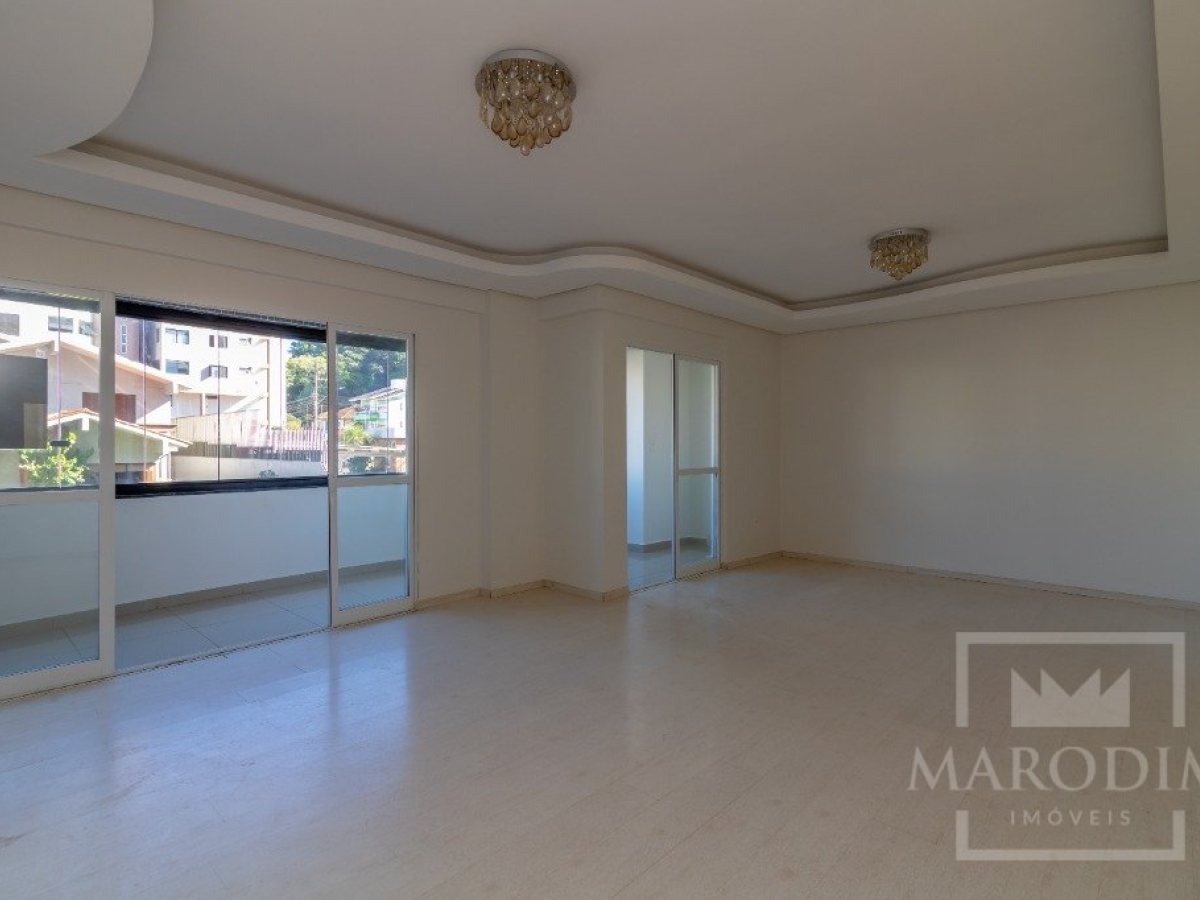 Apartamento com 261m², 3 dormitórios, Sim suíte, 2 vagas, no bairro Centro em Marau