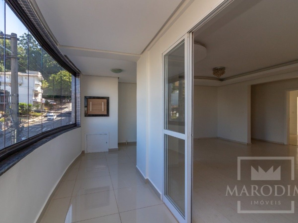 Apartamento com 261m², 3 dormitórios, Sim suíte, 2 vagas, no bairro Centro em Marau