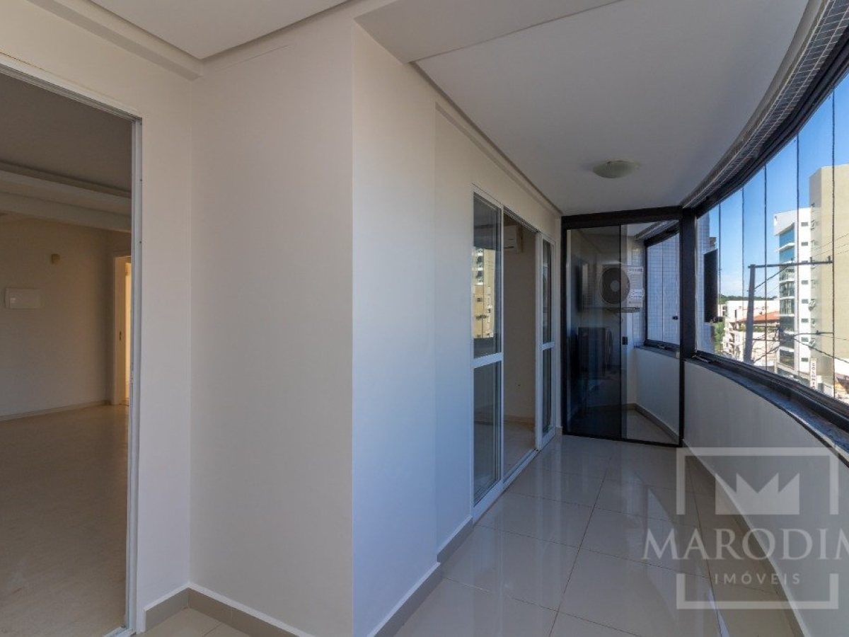 Apartamento com 261m², 3 dormitórios, Sim suíte, 2 vagas, no bairro Centro em Marau