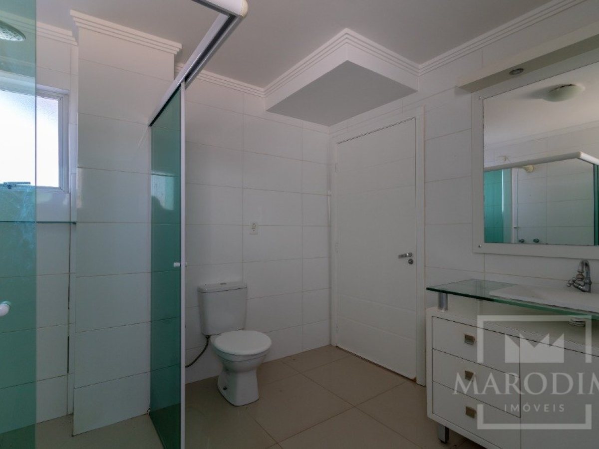 Apartamento com 261m², 3 dormitórios, Sim suíte, 2 vagas, no bairro Centro em Marau
