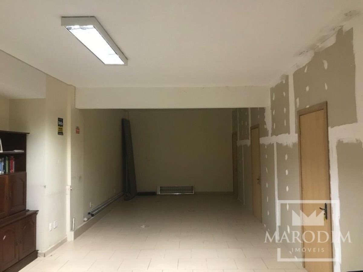Salas/Conjuntos com 186m², Nao suíte, no bairro Centro em Marau
