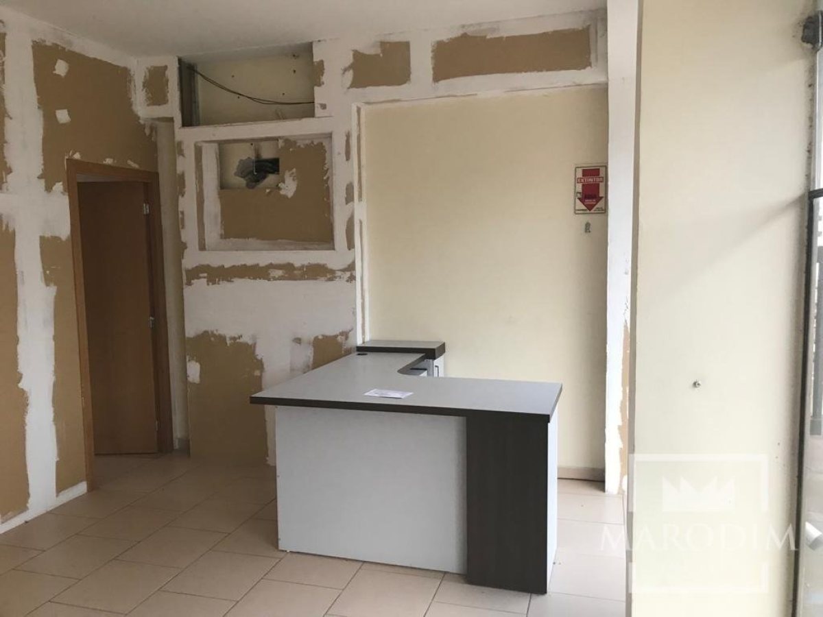 Salas/Conjuntos com 186m², Nao suíte, no bairro Centro em Marau
