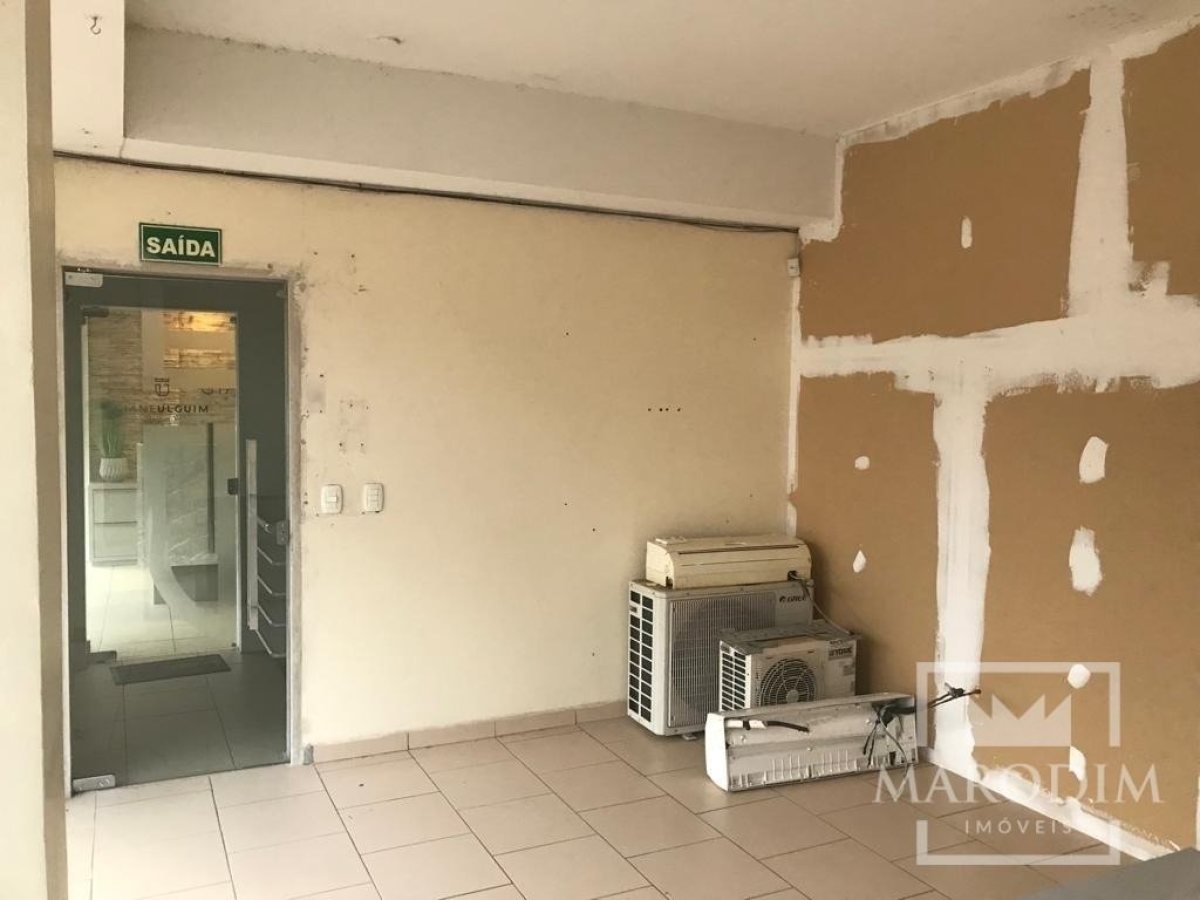 Salas/Conjuntos com 186m², Nao suíte, no bairro Centro em Marau