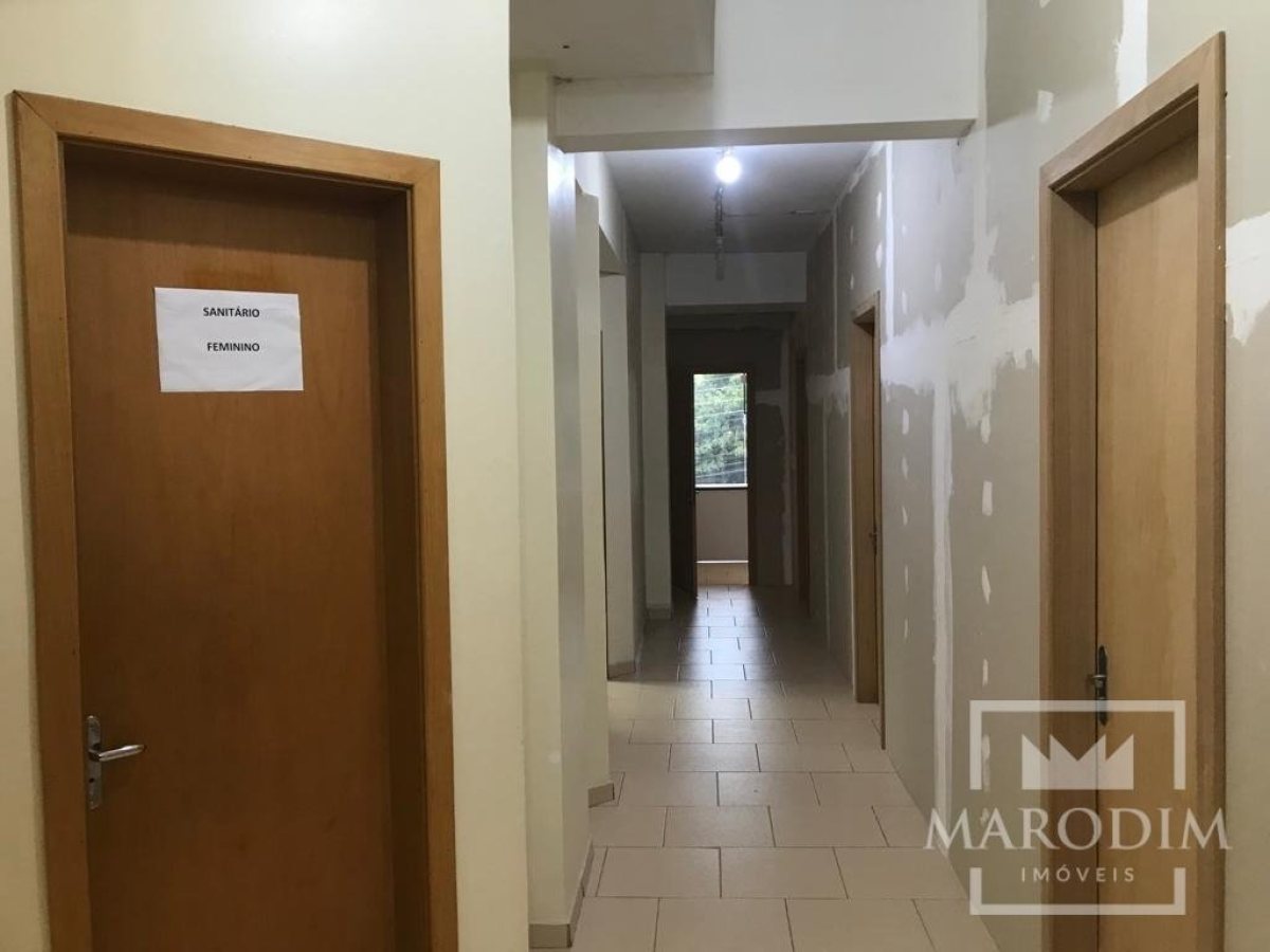 Salas/Conjuntos com 186m², Nao suíte, no bairro Centro em Marau