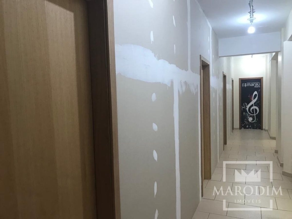 Salas/Conjuntos com 186m², Nao suíte, no bairro Centro em Marau
