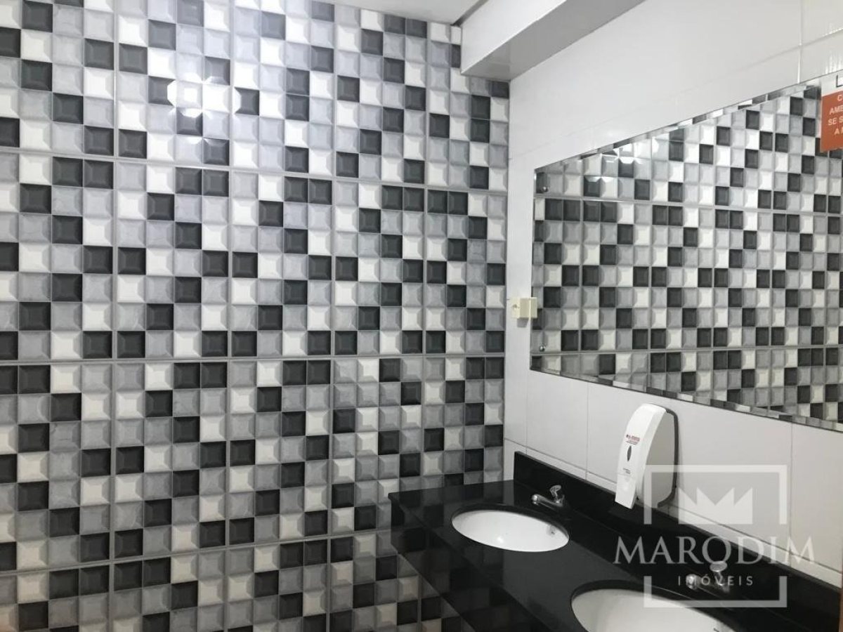 Salas/Conjuntos com 186m², Nao suíte, no bairro Centro em Marau