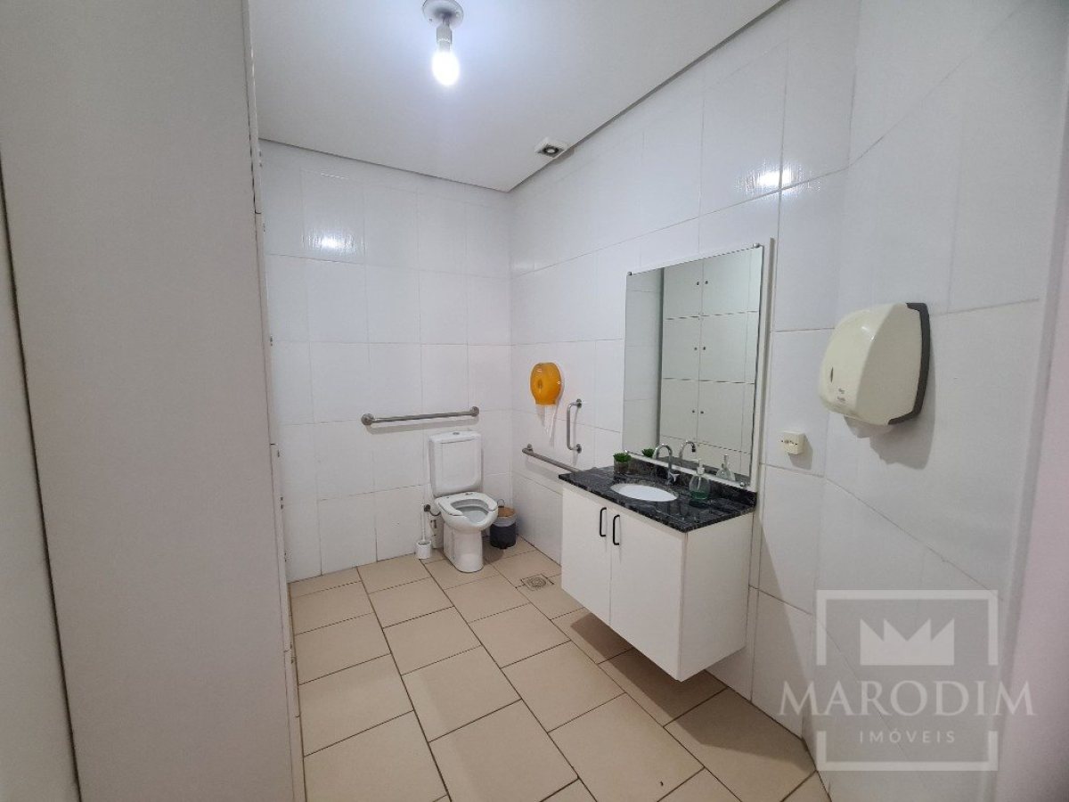 Salas/Conjuntos com 176m², Nao suíte, no bairro Centro em Marau