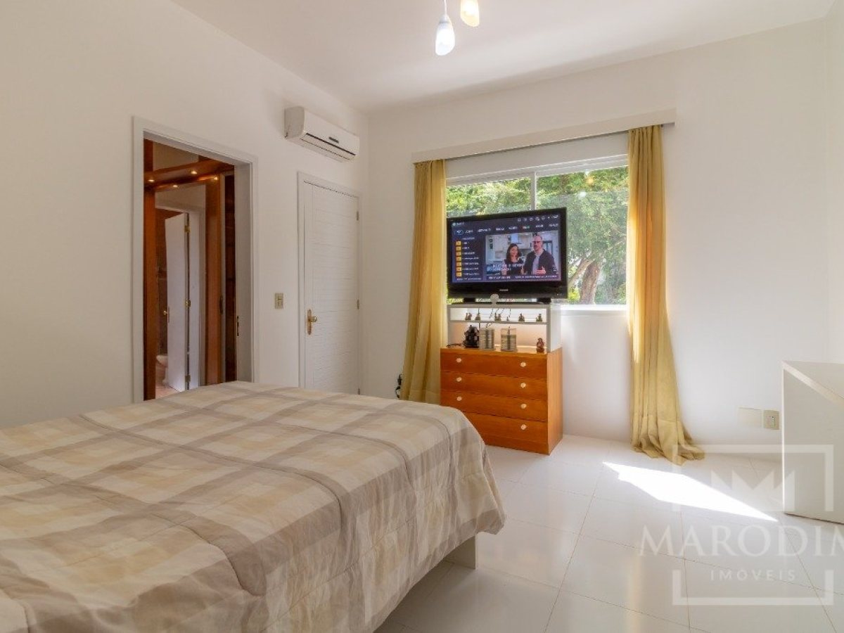 Casa com 680m², 3 dormitórios, Sim suíte, 3 vagas, no bairro Bosque em Marau