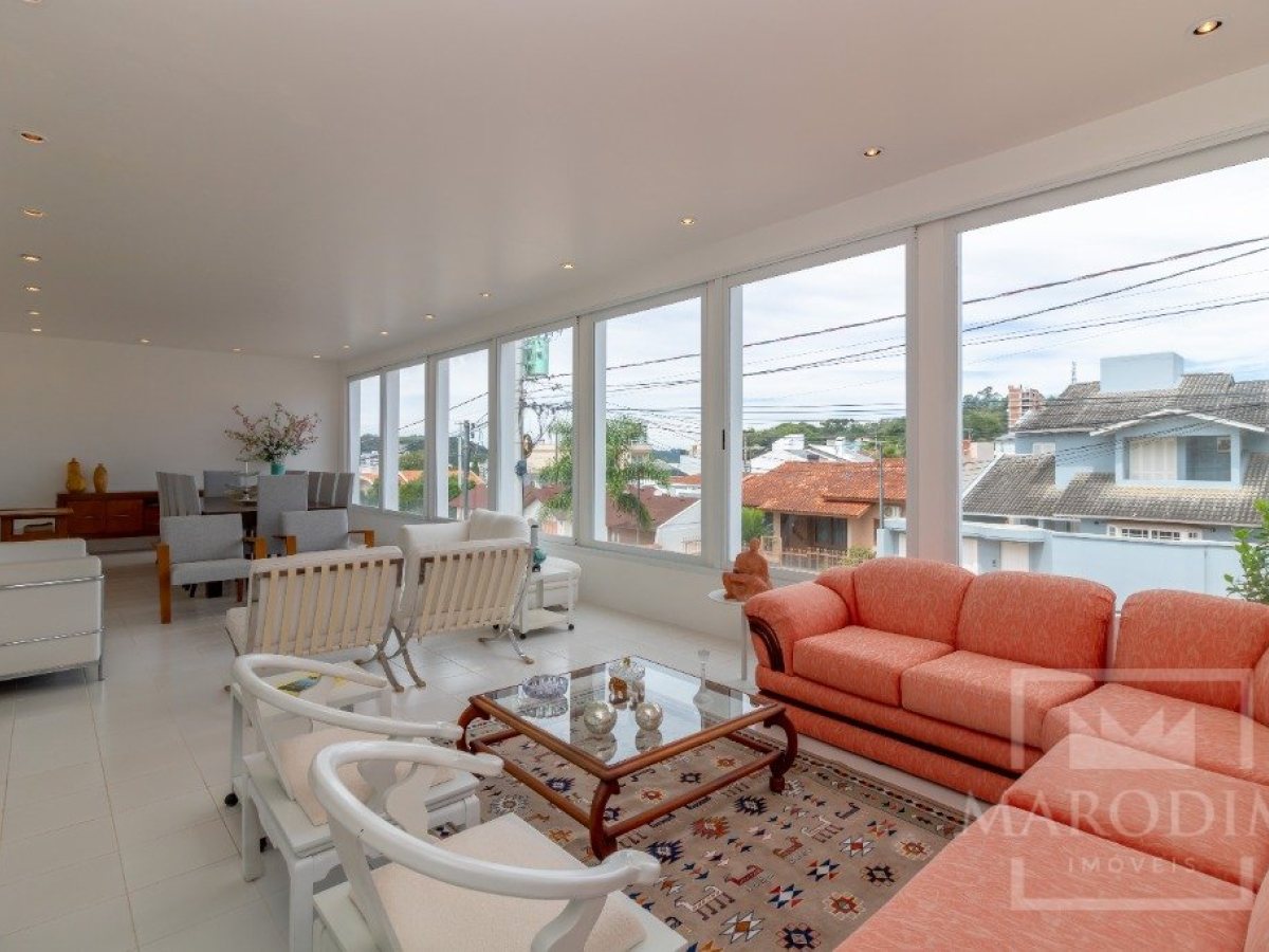 Casa com 680m², 3 dormitórios, Sim suíte, 3 vagas, no bairro Bosque em Marau