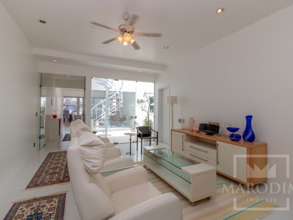 Casa com 680m², 3 dormitórios, Sim suíte, 3 vagas, no bairro Bosque em Marau