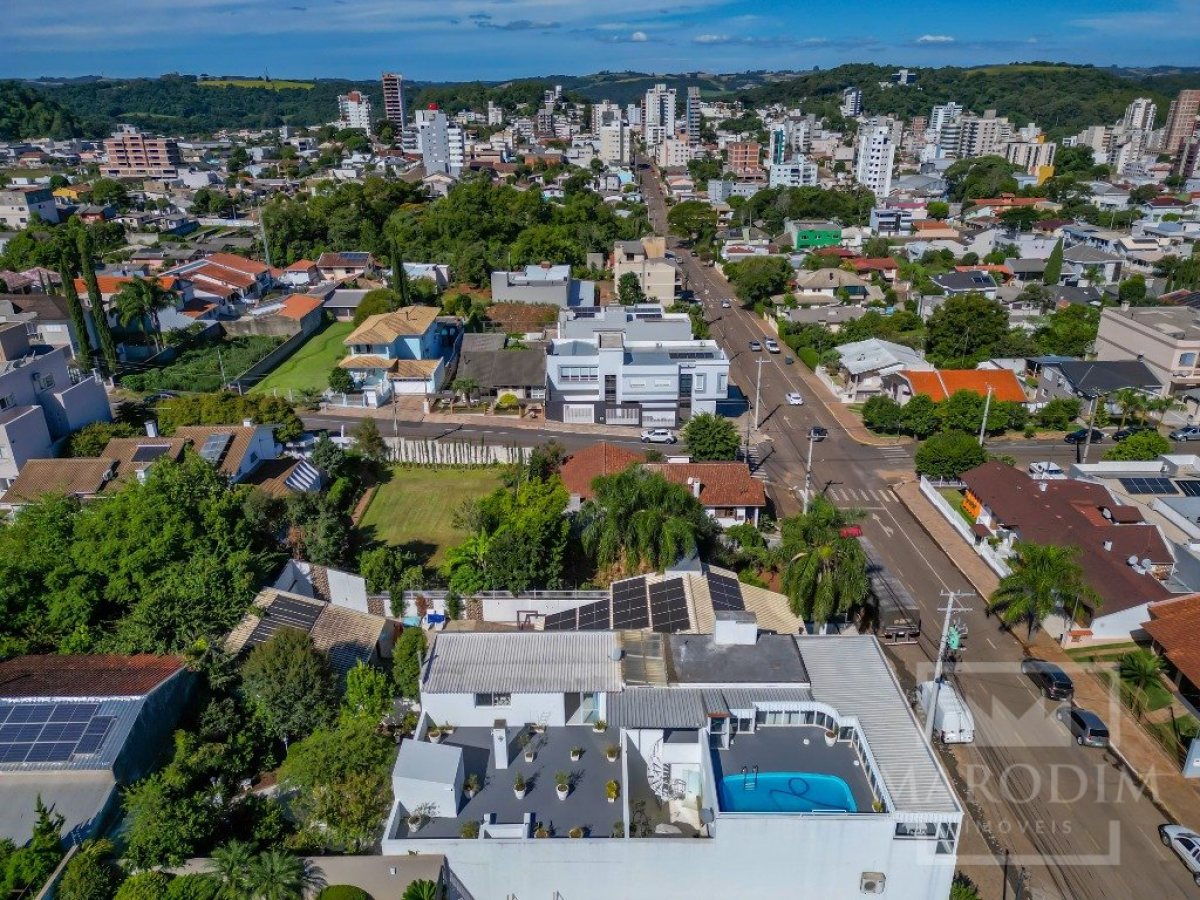 Casa com 680m², 3 dormitórios, Sim suíte, 3 vagas, no bairro Bosque em Marau