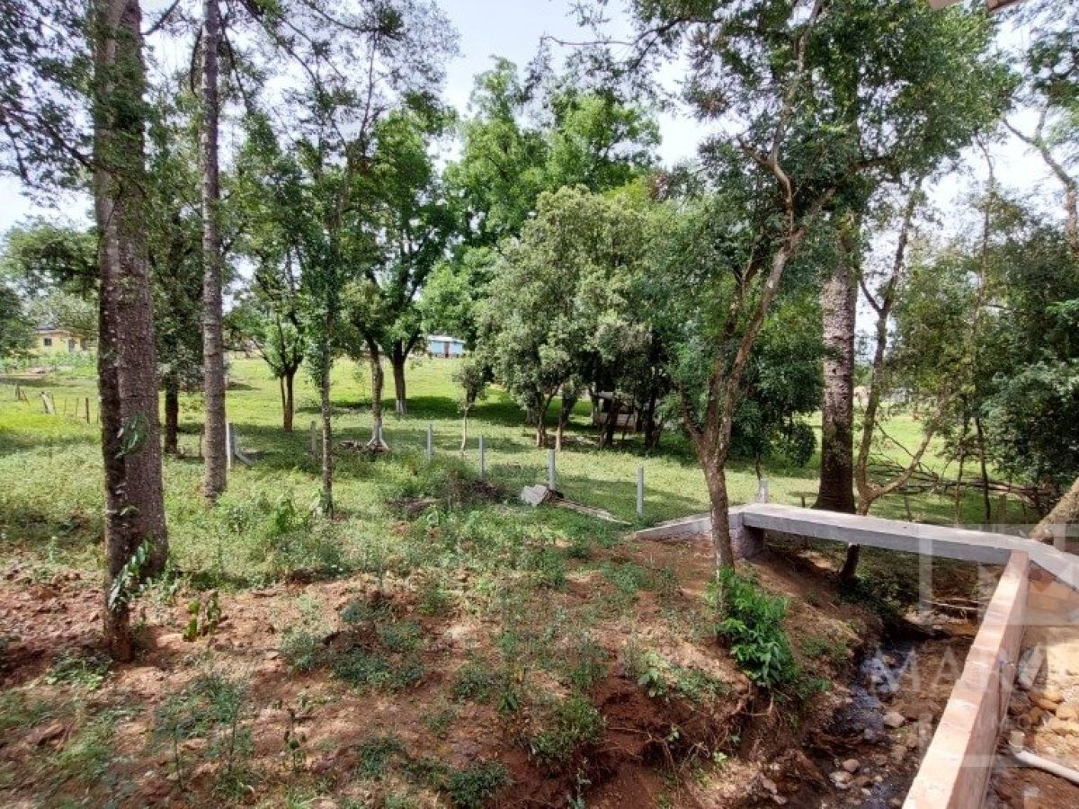 Sítio com 180m², 3 dormitórios, Nao suíte, 2 vagas, no bairro Interior Comunidade em Marau