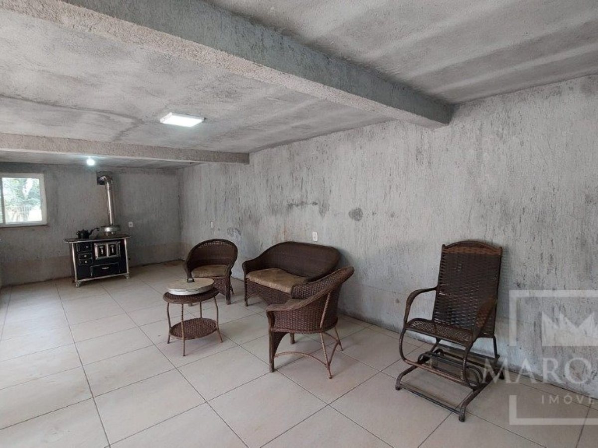 Sítio com 180m², 3 dormitórios, Nao suíte, 2 vagas, no bairro Interior Comunidade em Marau