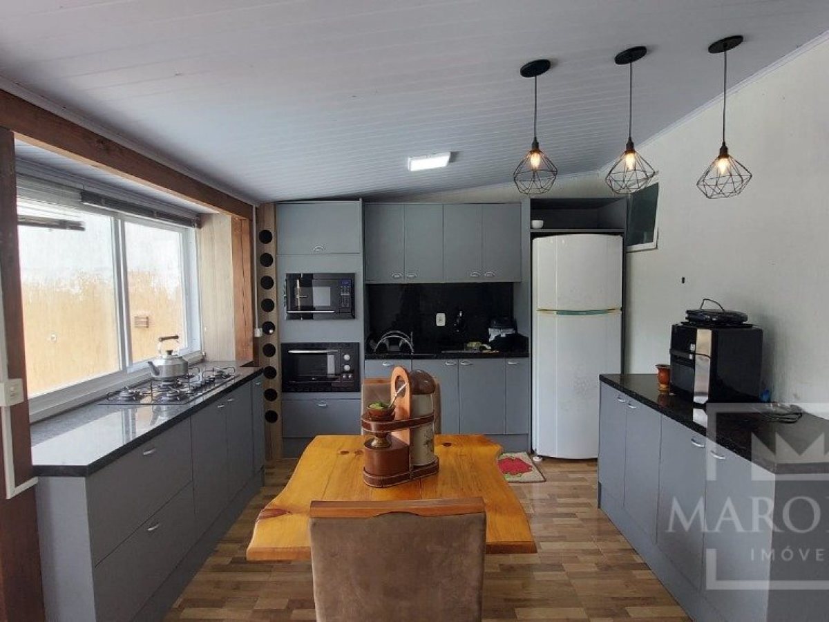 Sítio com 180m², 3 dormitórios, Nao suíte, 2 vagas, no bairro Interior Comunidade em Marau