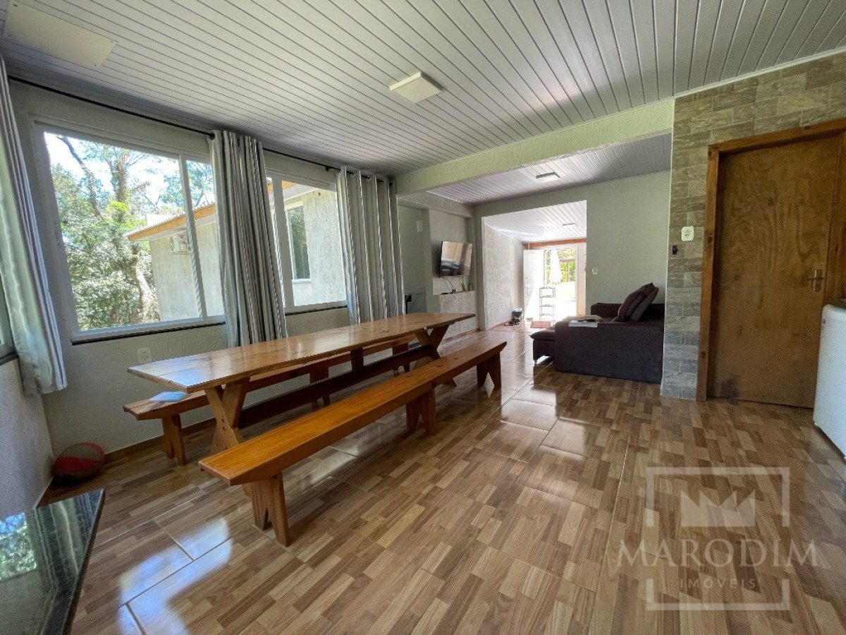 Sítio com 180m², 3 dormitórios, Nao suíte, 2 vagas, no bairro Interior Comunidade em Marau