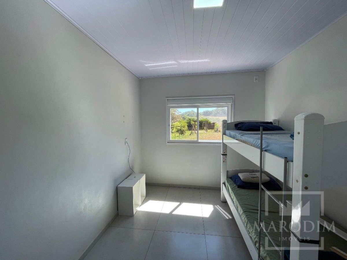 Sítio com 180m², 3 dormitórios, Nao suíte, 2 vagas, no bairro Interior Comunidade em Marau