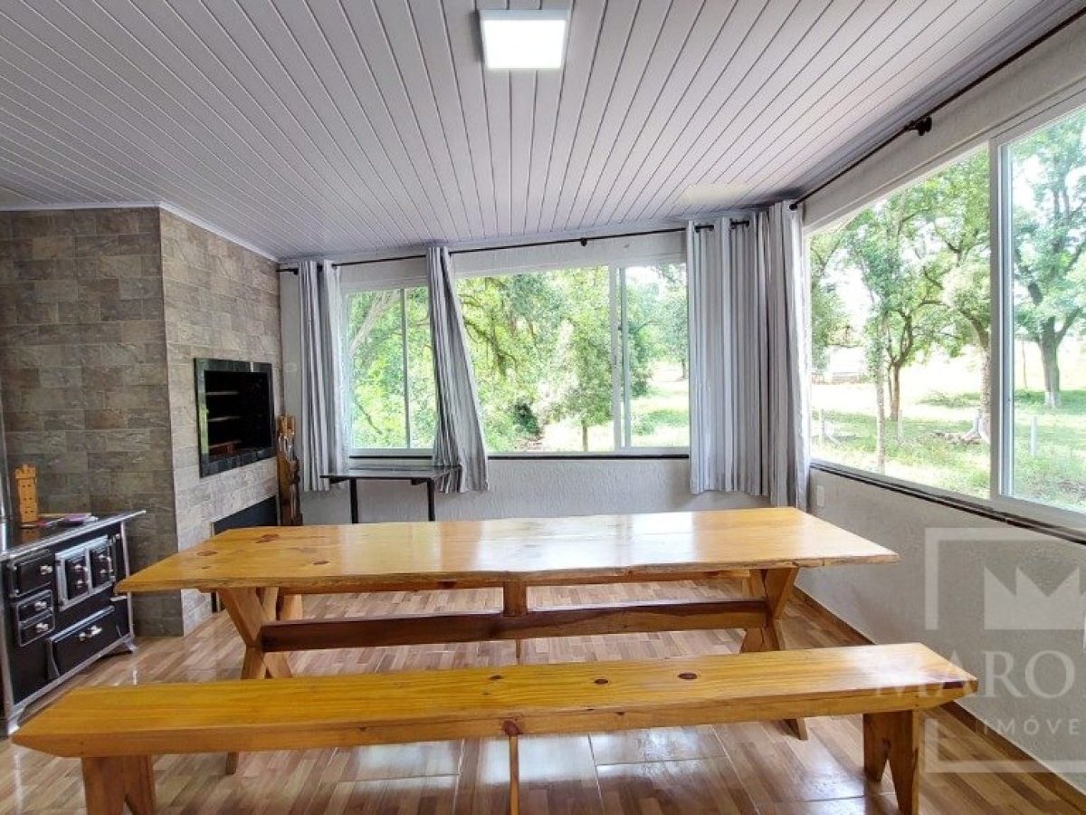 Sítio com 180m², 3 dormitórios, Nao suíte, 2 vagas, no bairro Interior Comunidade em Marau