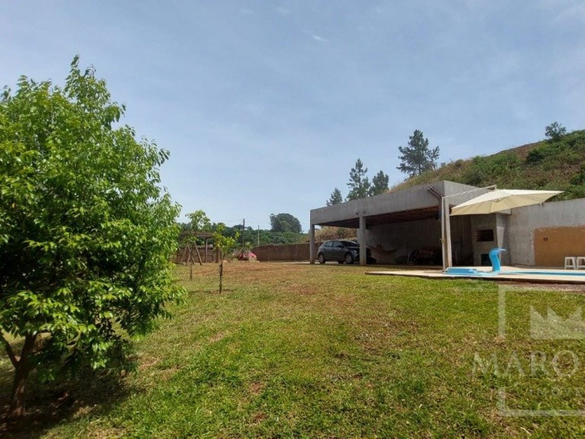 Sítio com 180m², 3 dormitórios, Nao suíte, 2 vagas, no bairro Interior Comunidade em Marau