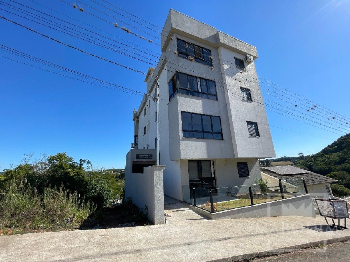 Apartamento com 79m², 2 dormitórios, Sim suíte, 2 vagas, no bairro Loteamento Santin em Marau