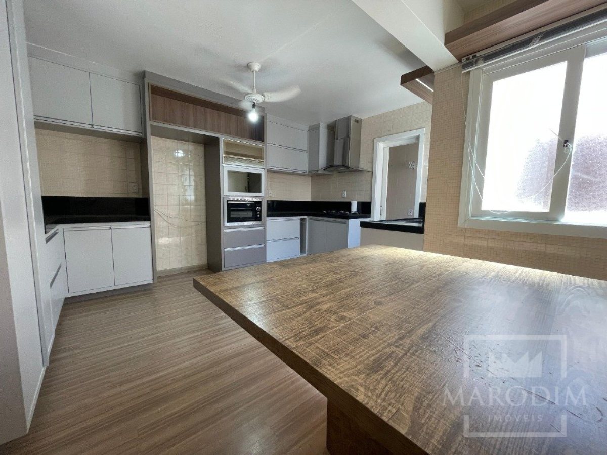 Apartamento com 115m², 3 dormitórios, Nao suíte, 1 vaga, no bairro Centro em Marau