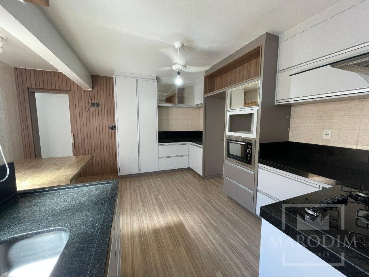 Apartamento com 115m², 3 dormitórios, Nao suíte, 1 vaga, no bairro Centro em Marau