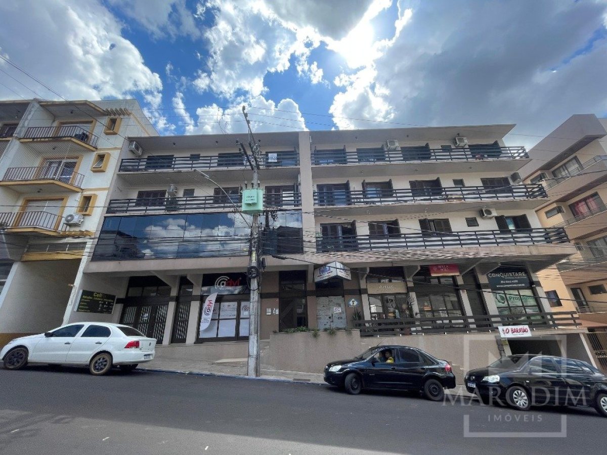 Apartamento com 115m², 3 dormitórios, Nao suíte, 1 vaga, no bairro Centro em Marau