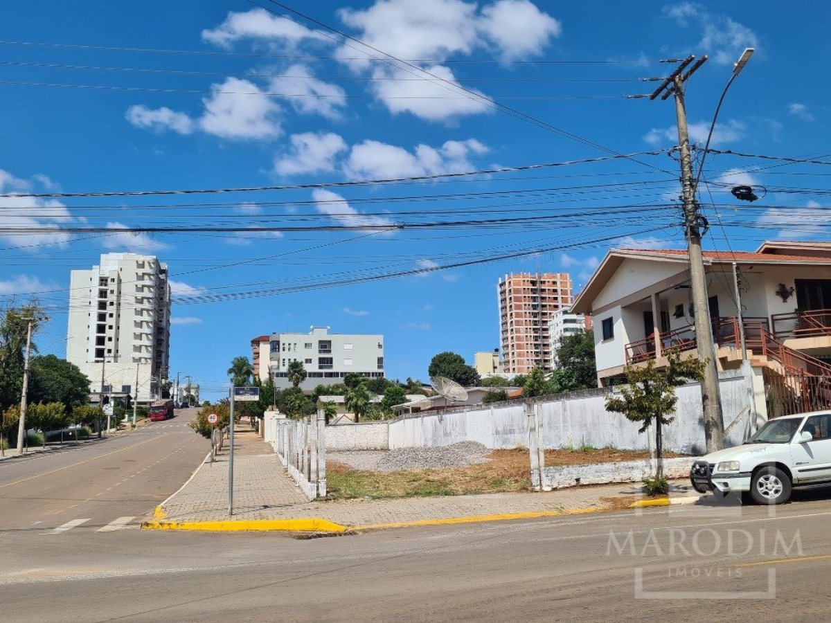 Terreno com 274m², Nao suíte, no bairro Centro em Marau