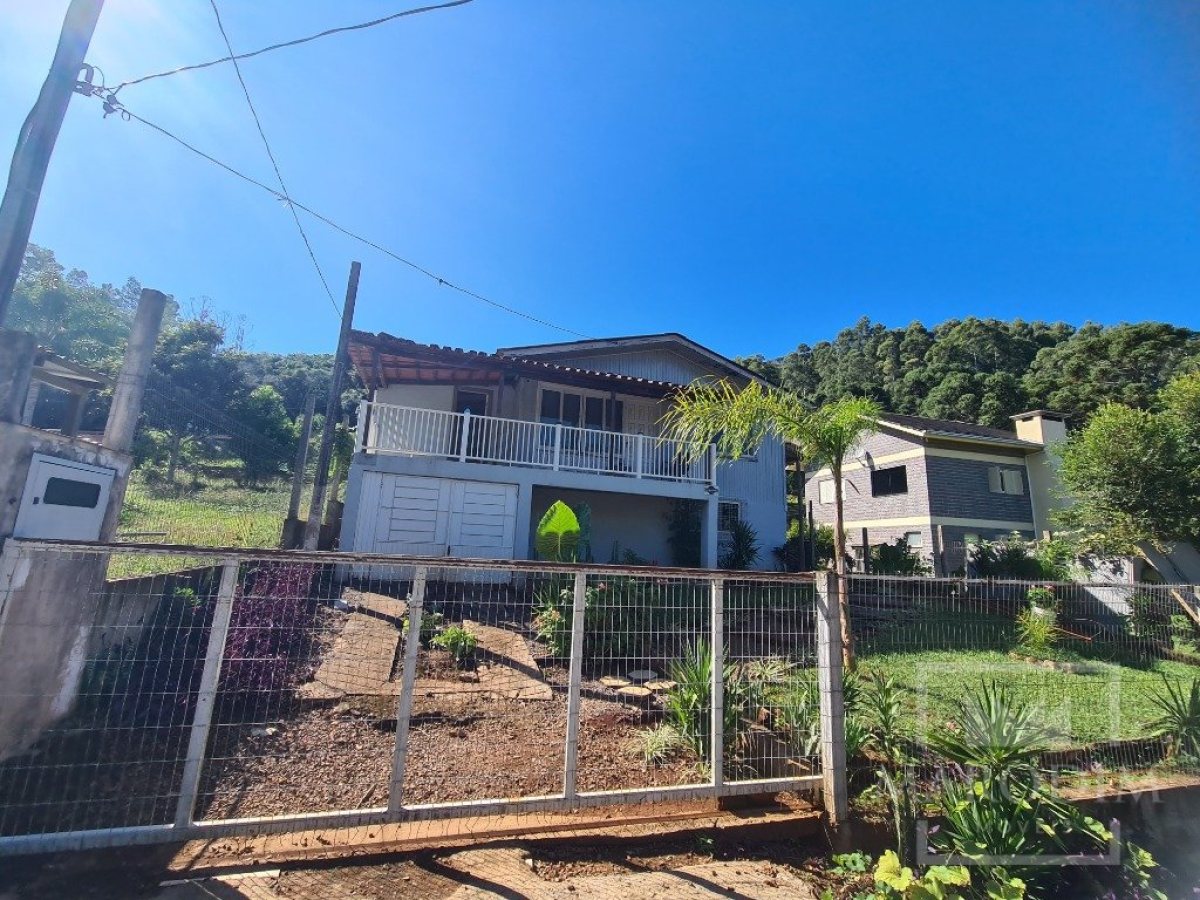 Casa com 63m², 2 dormitórios, Nao suíte, no bairro Gruta do Rio Marau em Marau