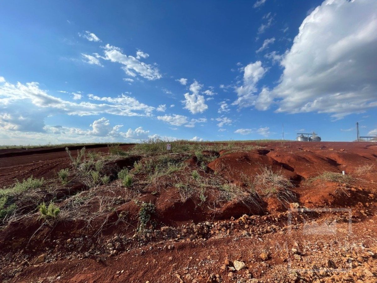 Terreno com 360m², Nao suíte, no bairro RS 324 em Marau